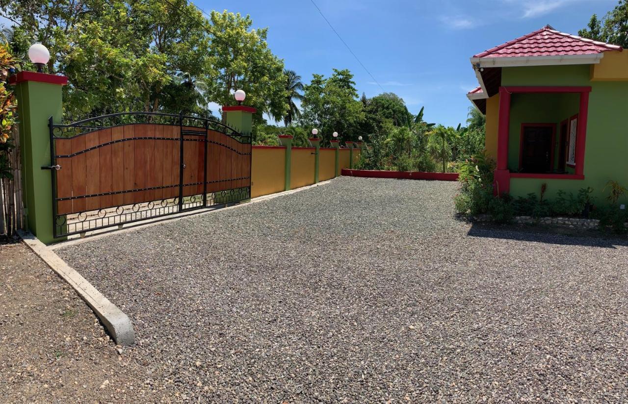 Green Queendom Farm And Lodging Oracabessa エクステリア 写真